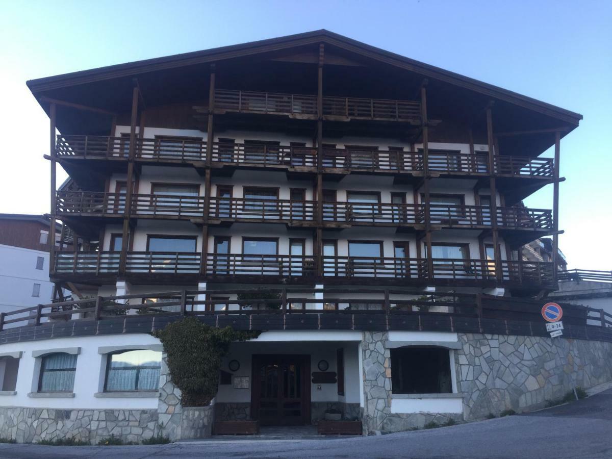 Royal Apartman Colle Colle Sestriere Kültér fotó